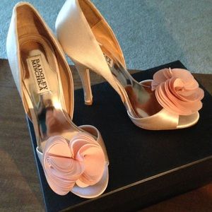 Like New | Badgley Mischka | Blush Heels